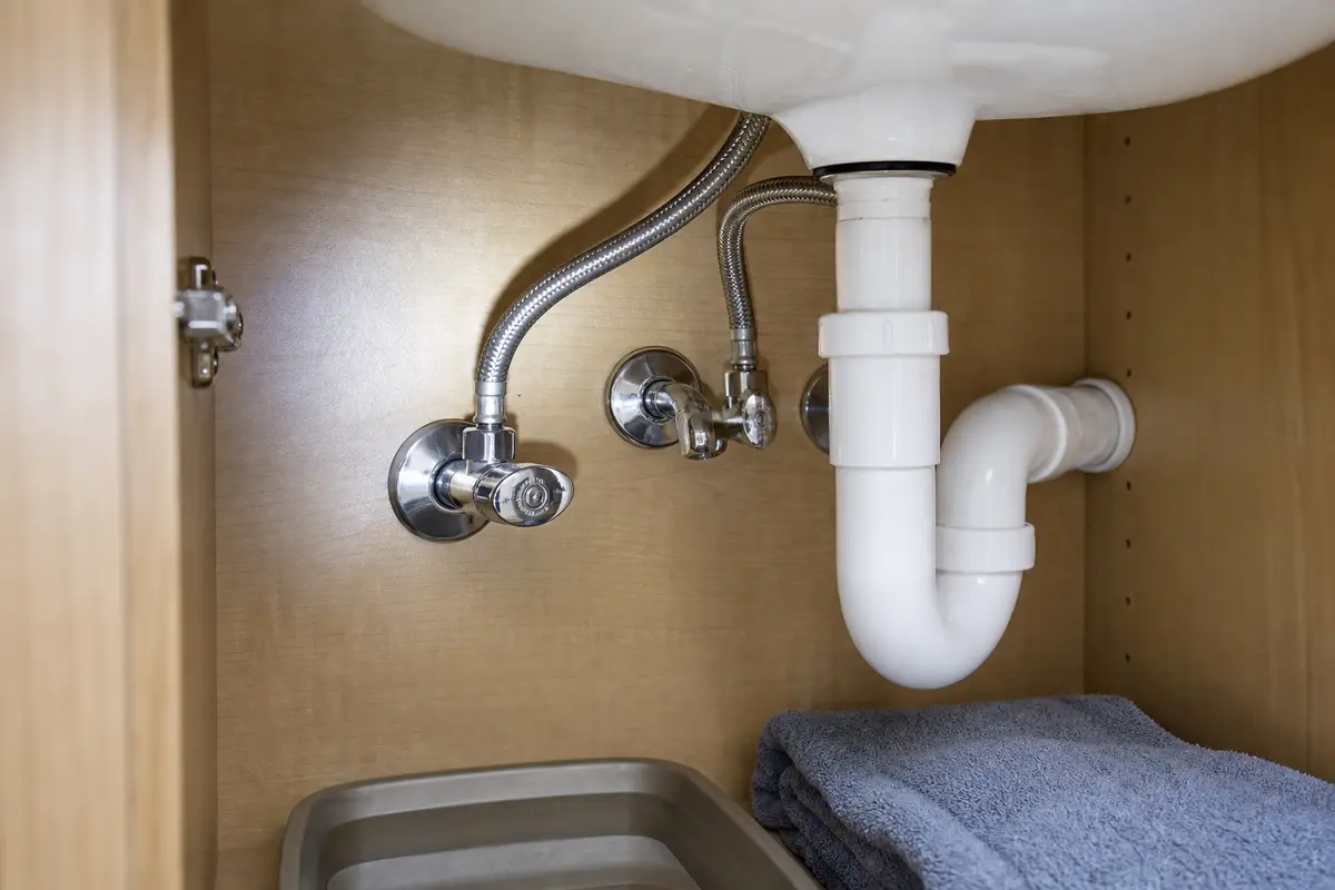 Bathroom sink hot shutoff valve and braided supply line check