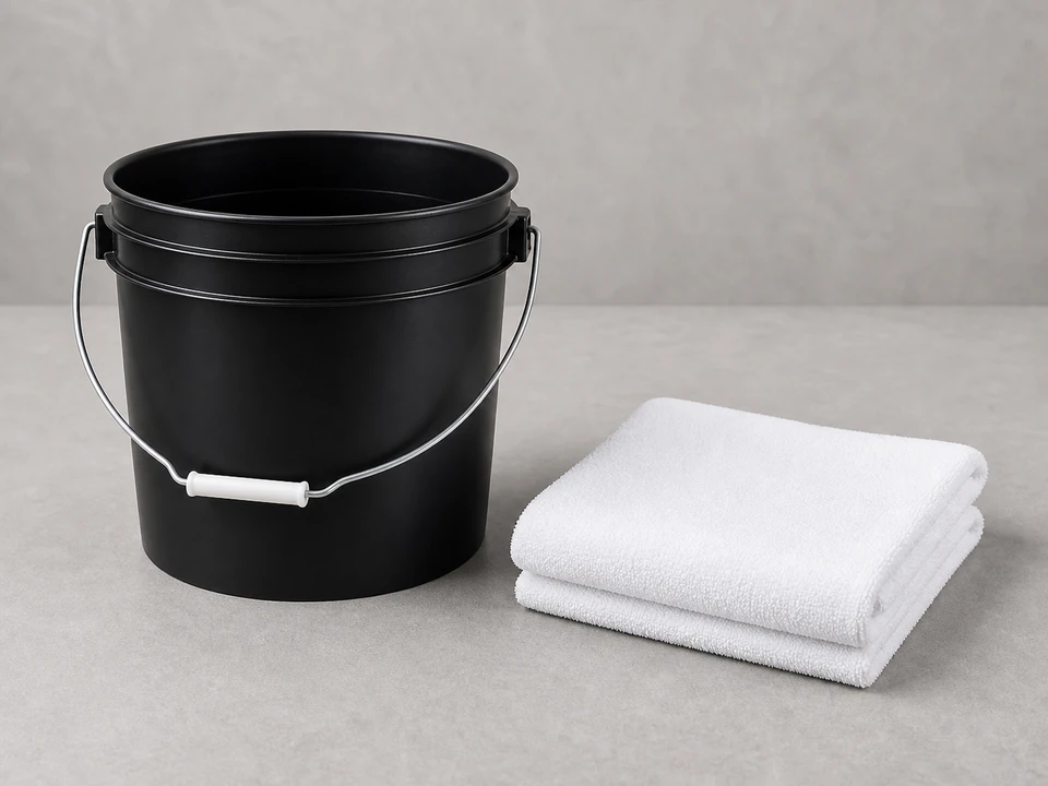 Bucket or towels tool