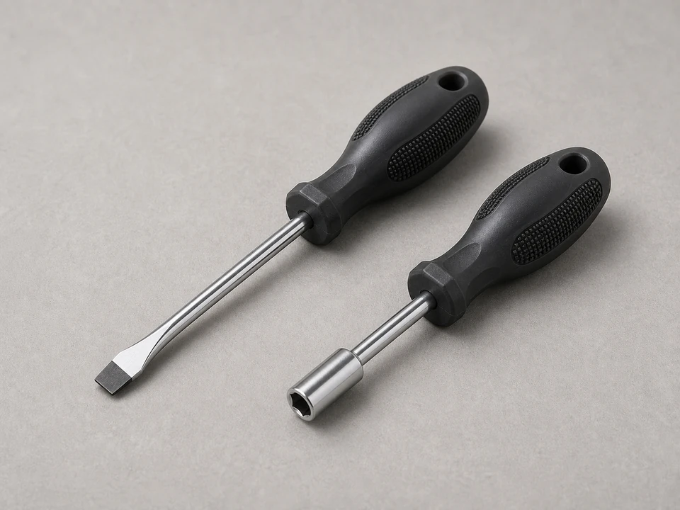 Flat screwdriver or nut driver tool