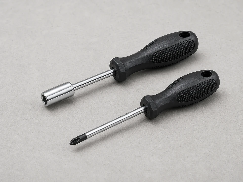 Nut driver or screwdriver tool