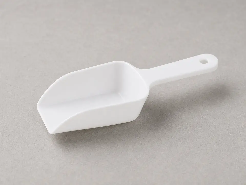 Plastic scoop or small hand shovel tool