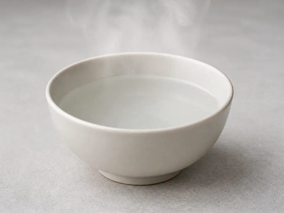 Small container of warm water tool