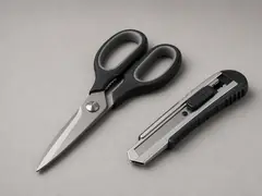 Utility knife or heavy scissors tool