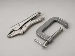 Pliers or locking pliers tool