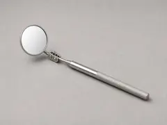 Mirror on an extension handle tool