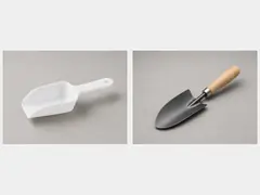 Small scoop or plastic trowel tool