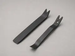 Pry bar or trim puller tool
