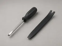 Screwdriver or trim pry tool tool