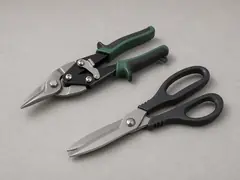 Tin snips or utility shears tool