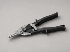 Utility snips tool